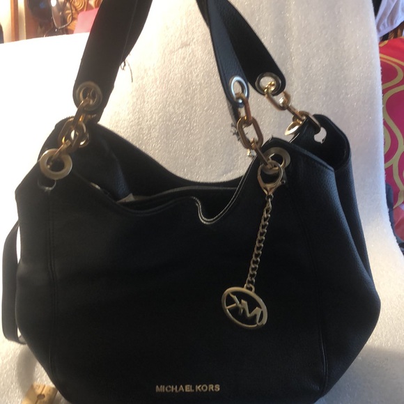 Michael Korea black purse. - Picture 6 of 16